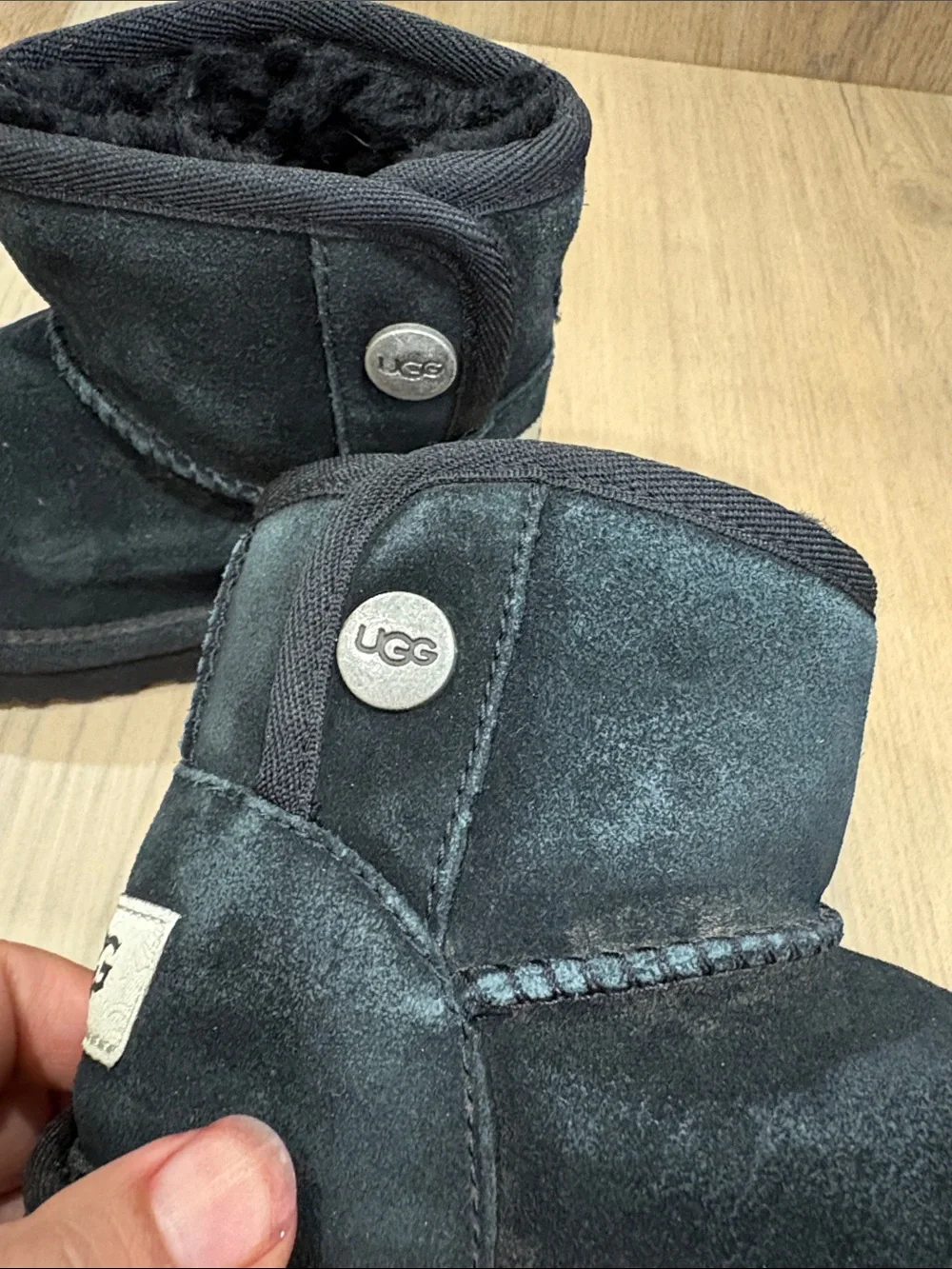 UGG Kids Black Mini Snap Button Suede Nubuck Jona Shearling Boots size 7C